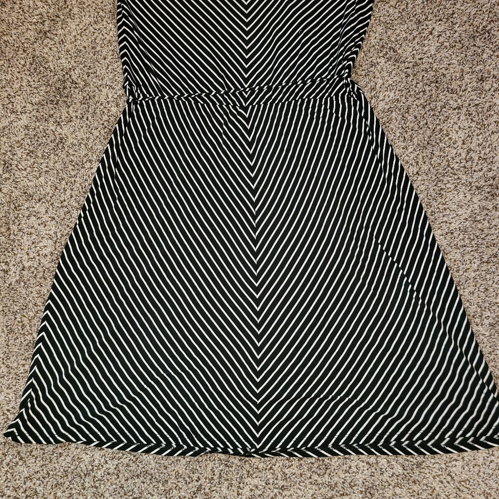 Merona V Neck Black & White Sundress - Picture 7 of 8